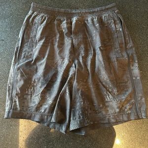 Lululemon Men’s Pace Breaker Shorts w/ Liner - Size L